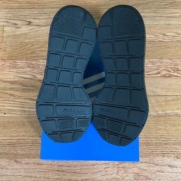 Adidas Swift Run Black Shoes - Picture 6 of 6